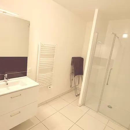 Urban Confort Pmr – Croix D'argent * Montpellier